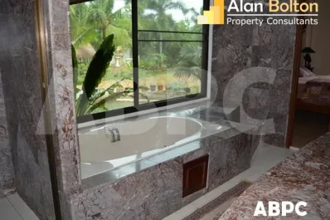 Casa de 3 dormitorios en Pattaya, Tailandia № 212118 - foto 2