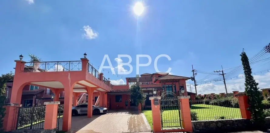 Casa de 3 dormitorios en Pattaya, Tailandia № 212114