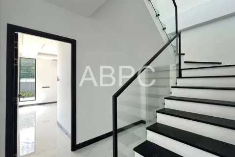 Casa de 5 dormitorios en Pattaya, Tailandia № 212119 - foto 7