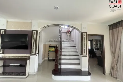 Casa de 3 dormitorios en Pattaya, Tailandia № 212308 - foto 7