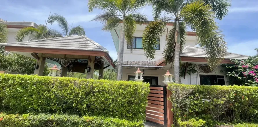 Casa de 3 dormitorios en Pattaya, Tailandia № 212308