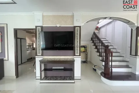Casa de 3 dormitorios en Pattaya, Tailandia № 212308 - foto 8