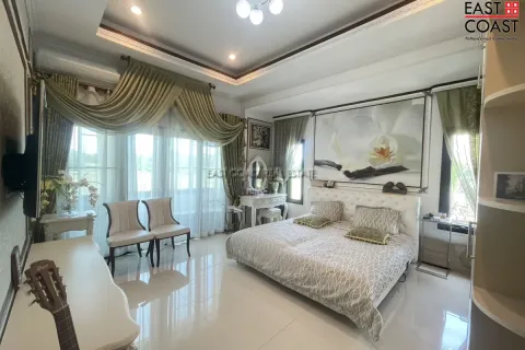 Casa de 3 dormitorios en Pattaya, Tailandia № 212308 - foto 30
