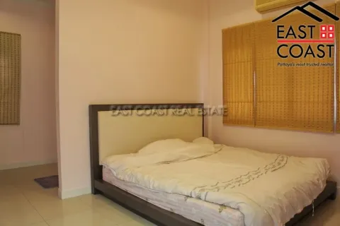 Casa de 3 dormitorios en Jomtien Beach, Pattaya, Tailandia № 212306 - foto 8