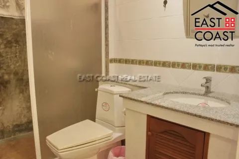 Casa de 3 dormitorios en Jomtien Beach, Pattaya, Tailandia № 212306 - foto 17