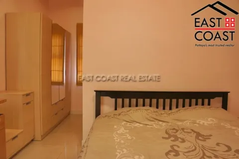 Casa de 3 dormitorios en Jomtien Beach, Pattaya, Tailandia № 212306 - foto 13