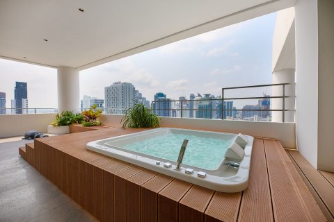 Condo in Watthana, Bangkok, Thailand, 4 bedrooms  № 158671 - photo 6