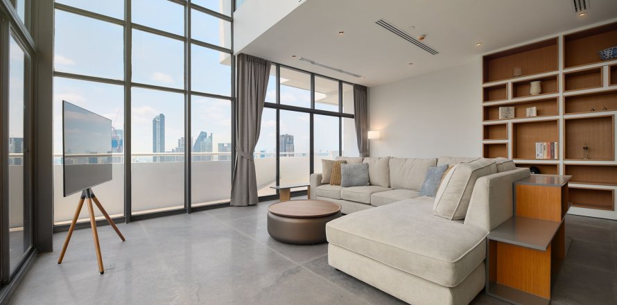 Condo in Watthana, Bangkok, Thailand, 4 bedrooms  № 158671