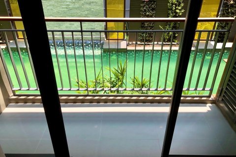 Studio in the Condo in Khlong Toei, Bangkok, Thailand  № 158667 - photo 3