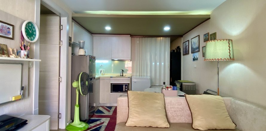Apartment in Pattaya, Thailand 2 rooms № 205843