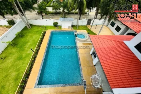 Casa de 8 dormitorios en Pattaya, Tailandia № 213403 - foto 20