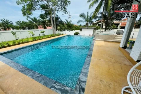 Casa de 8 dormitorios en Pattaya, Tailandia № 213403 - foto 15