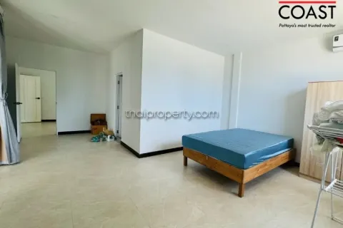 Casa de 8 dormitorios en Pattaya, Tailandia № 213403 - foto 18