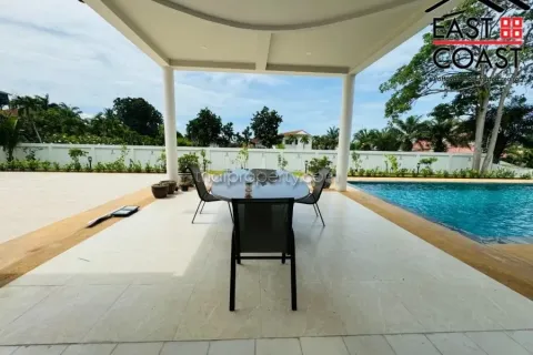Casa de 8 dormitorios en Pattaya, Tailandia № 213403 - foto 14