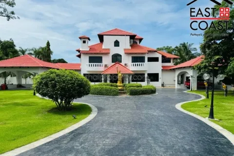 House in Pattaya, Thailand 8 bedrooms № 213403