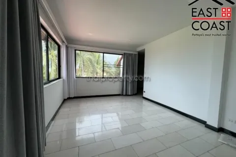 Casa de 8 dormitorios en Pattaya, Tailandia № 213403 - foto 13