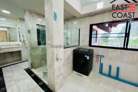 Casa de 8 dormitorios en Pattaya, Tailandia № 213403 - foto 9
