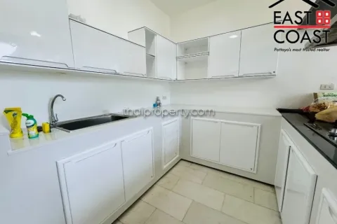 Casa de 8 dormitorios en Pattaya, Tailandia № 213403 - foto 17