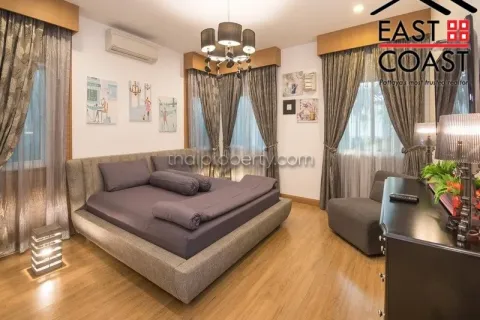 Casa de 3 dormitorios en Pattaya, Tailandia № 213409 - foto 15