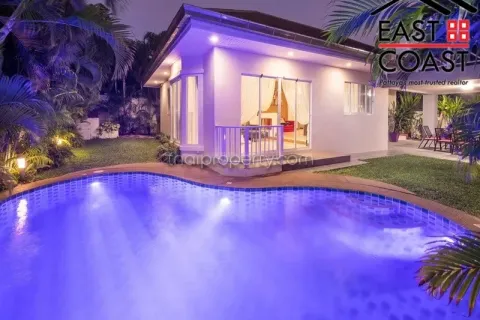 Casa de 3 dormitorios en Pattaya, Tailandia № 213409 - foto 4