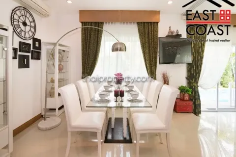 Casa de 3 dormitorios en Pattaya, Tailandia № 213409 - foto 5