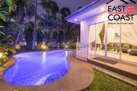 Casa de 3 dormitorios en Pattaya, Tailandia № 213409 - foto 3