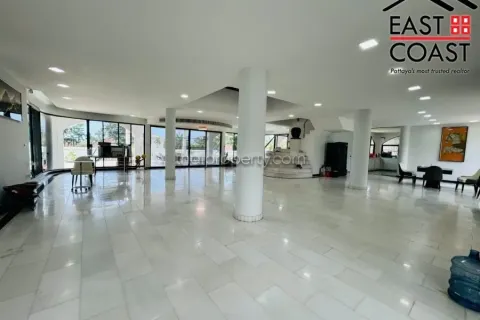 Casa de 8 dormitorios en Pattaya, Tailandia № 213404 - foto 4
