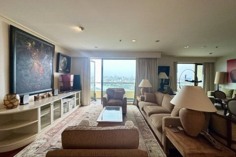 Кондоминиум с 2 спальнями в Кхлонг Сане, Бангкок, Таиланд № 154610 - фото 1