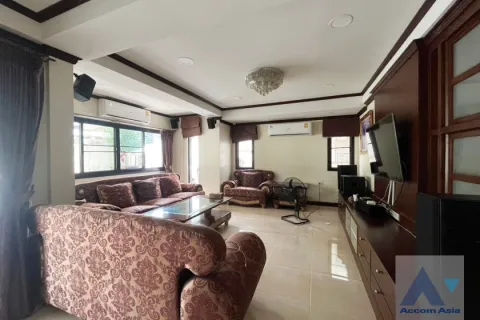 Haus in Watthana, Bangkok, Thailand 4 Schlafzimmer № 216521 - Foto 2