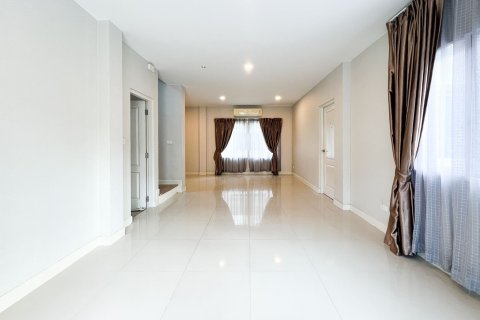 Дом в Самутпракане, Таиланд с 4 спальнями  № 167679 - фото 13