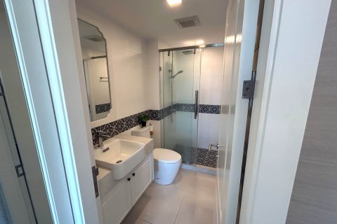 Condo in Pattaya, Thailand, 2 bedrooms  № 152623 - photo 12