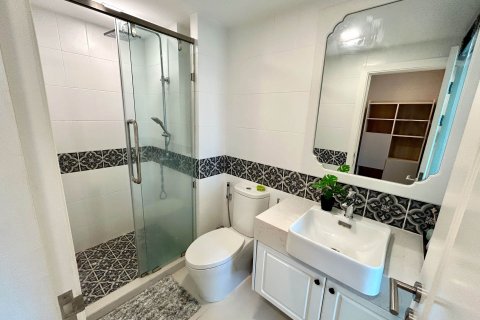 Condo in Pattaya, Thailand, 2 bedrooms  № 152623 - photo 16