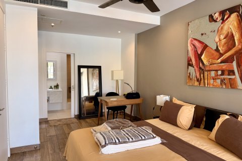 Condo in Pattaya, Thailand, 4 bedrooms  № 152626 - photo 4