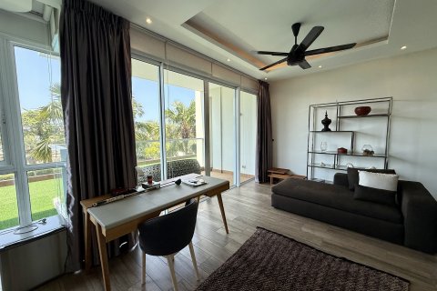 Condo in Pattaya, Thailand, 4 bedrooms  № 152626 - photo 16