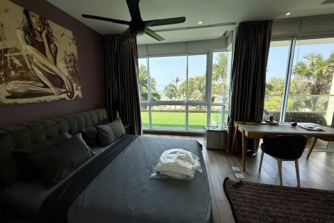 Condo in Pattaya, Thailand, 4 bedrooms  № 152626 - photo 2