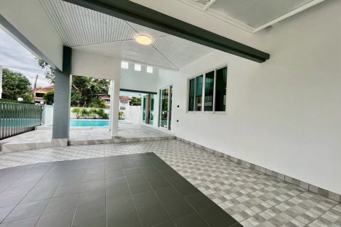 House in Pattaya, Thailand 3 bedrooms № 152625 - photo 15