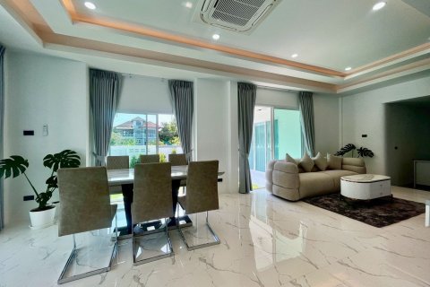 House in Pattaya, Thailand 3 bedrooms № 152625 - photo 4