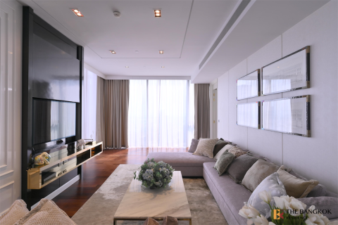 Condo in Bangkok, Thailand, 3 bedrooms № 184462 - photo 2