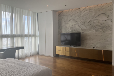 Condo in Bangkok, Thailand, 2 bedrooms № 184464 - photo 4