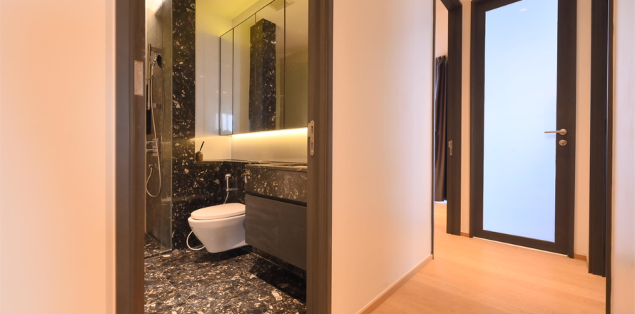 Condo in Bangkok, Thailand, 2 bedrooms  № 184468
