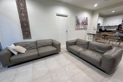 Condo in Phuket, Thailand, 3 bedrooms  № 173120 - photo 4