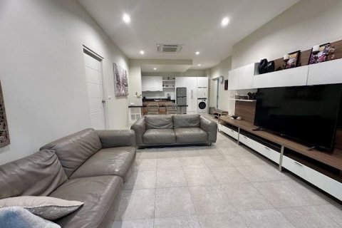 Condo in Phuket, Thailand, 3 bedrooms  № 173120 - photo 3