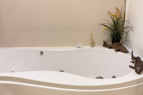 Condo à Watthana, Bangkok, Thaïlande, 2 chambres  № 173121 - photo 10