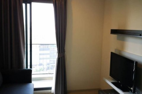 Кондоминиум с 2 спальнями в Дин Даенге, Бангкок, Таиланд № 134590 - фото 3