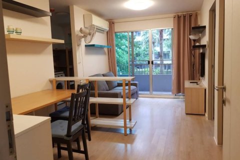 Condo à Phra Khanong, Bangkok, Thaïlande, 2 chambres  № 163016