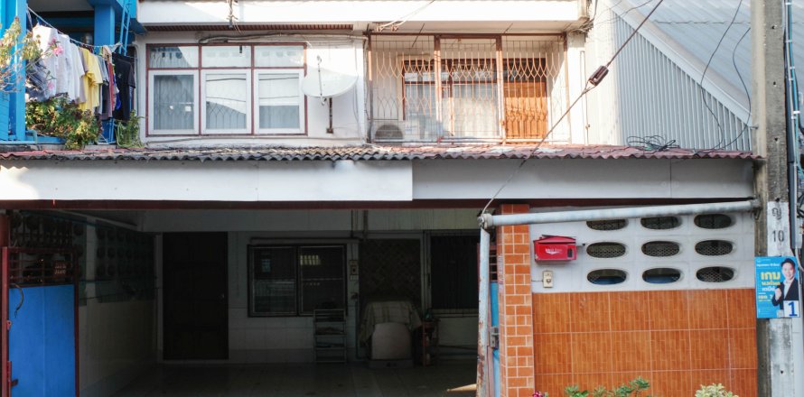 Townhouse in Bang Sue, Bangkok, Thailand 3 bedrooms № 163021