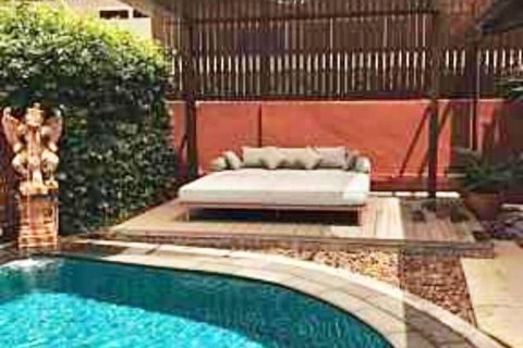 House in Bangkok, Thailand 5 bedrooms № 157545 - photo 13