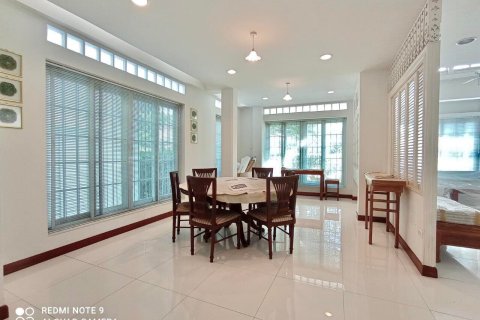 House in Bangkok, Thailand 5 bedrooms № 157540 - photo 18