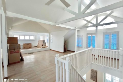 House in Bangkok, Thailand 5 bedrooms № 157540 - photo 2