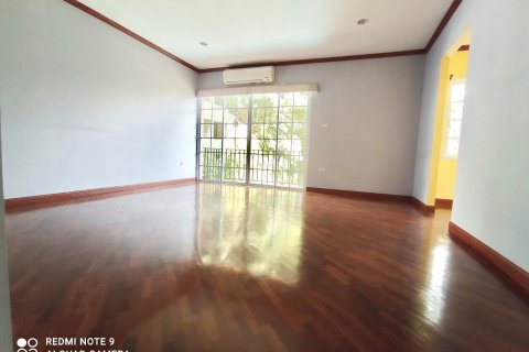 House in Bangkok, Thailand 5 bedrooms № 157543 - photo 8
